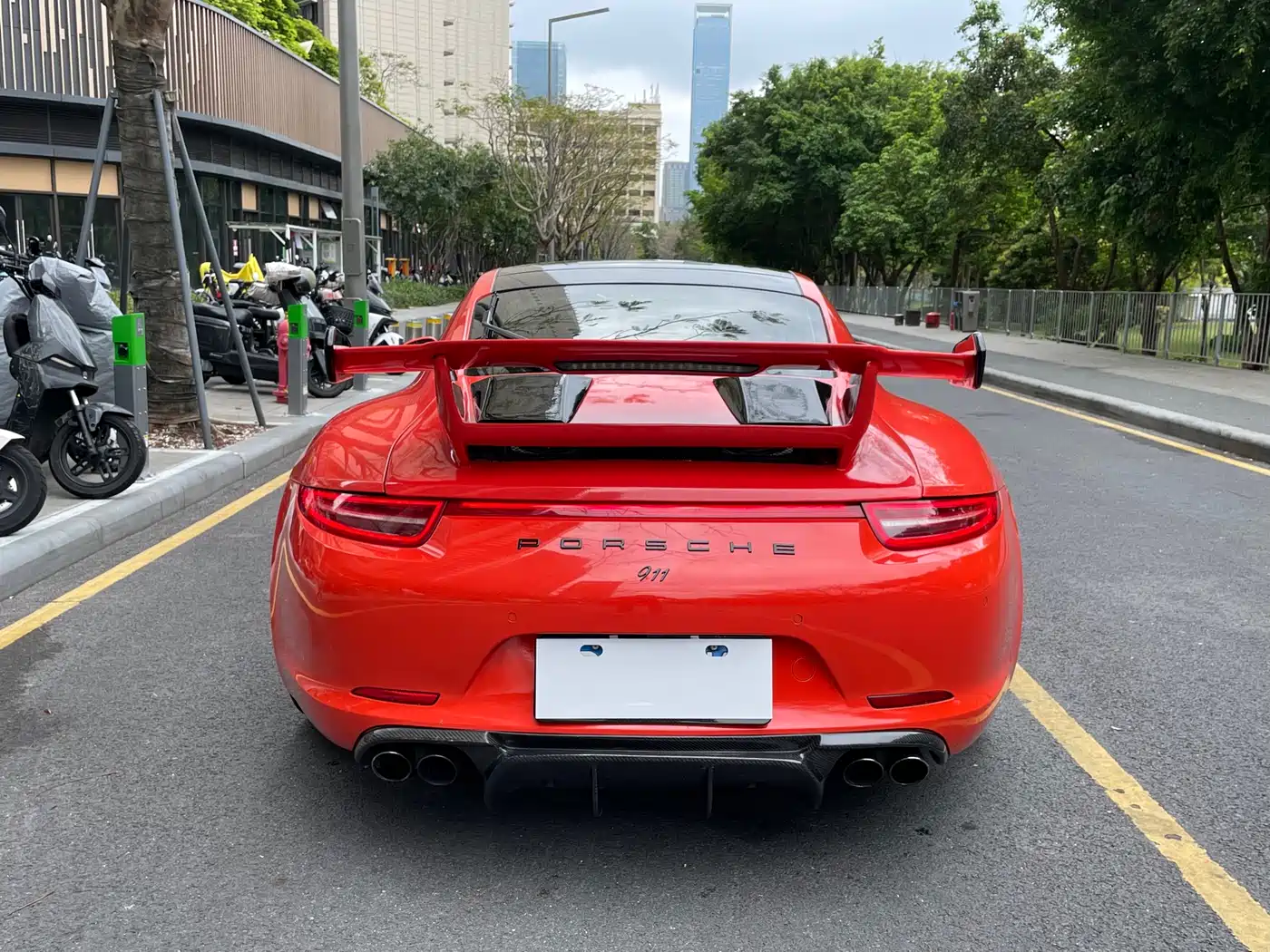 Porsche 911 2015 Carrera 4 3.4L Style Edition фото 8