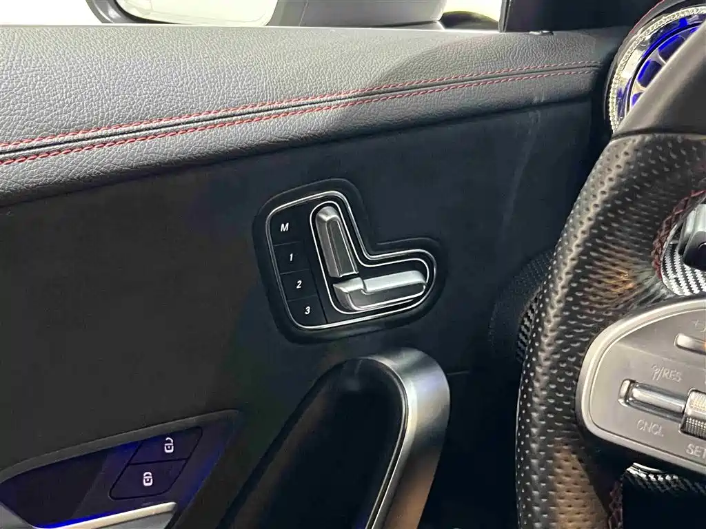 Mercedes-Benz CLA (Import) 2022 CLA 200 фото 15