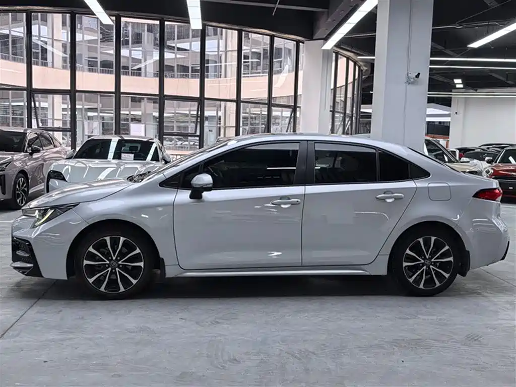 Toyota Levin 2021 185T CVT Sport Edition фото 4