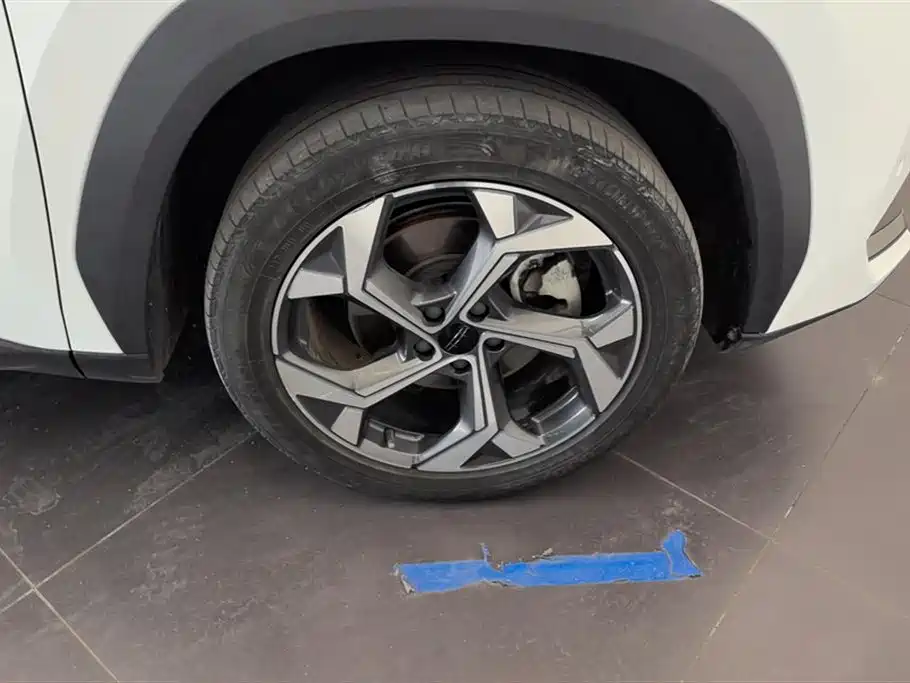 GEELY AUTOMOBILE BOYUE L