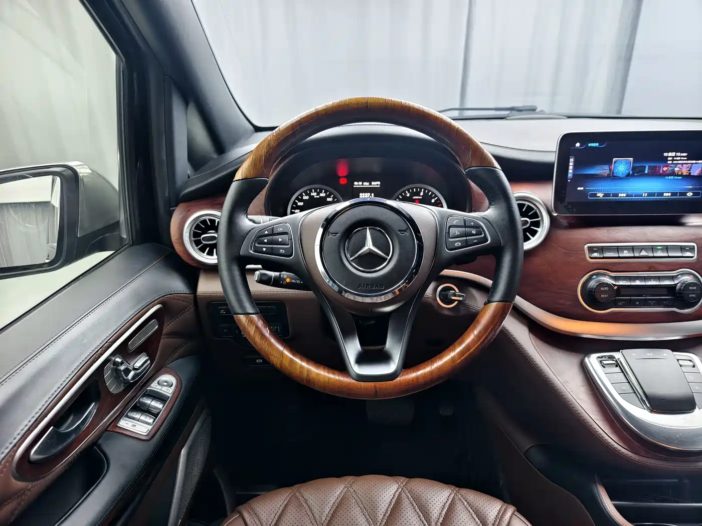 Mercedes-Benz Vito 2021 2.0T Business Edition 7-seater фото 7