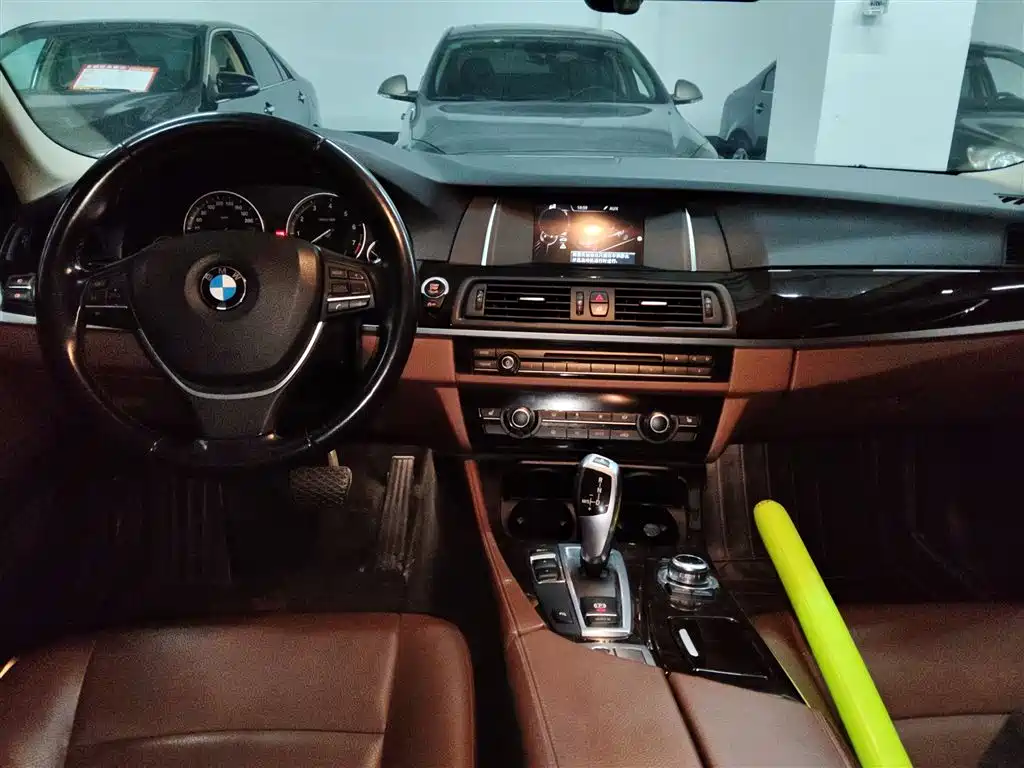 BMW 5 Series 2017 525Li Leading Edition фото 6