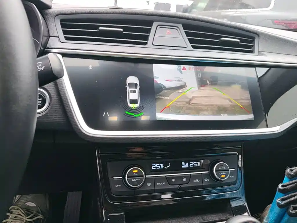 Photo 13 - Geely Emgrand GL