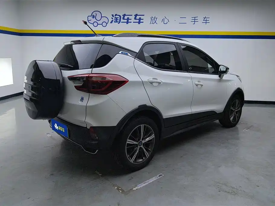 BYD Yuan New Energy 2018 EV360 Smart Connected Cool Edition фото 3