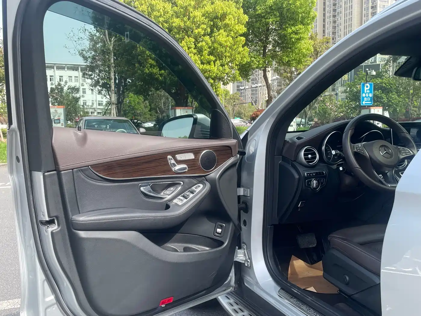 Mercedes-Benz GLC 2016 GLC 260 4MATIC Luxury фото 17