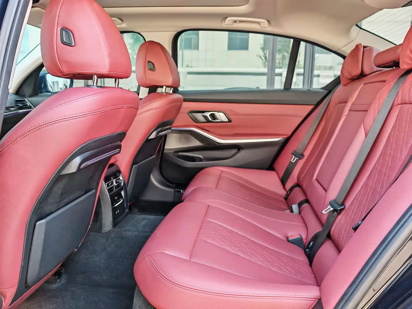 BMW 3 Series 2022 325Li M Sport Package фото 16