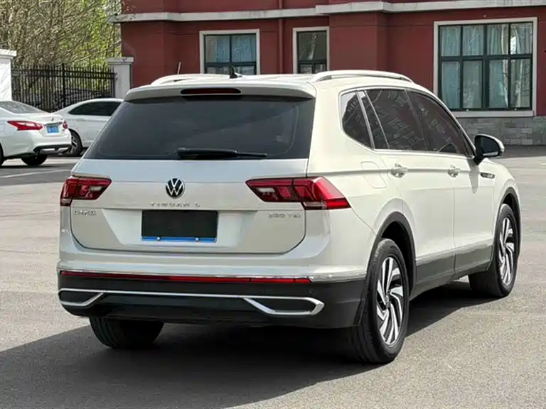 Volkswagen Tiguan L 2022 330TSI Automatic 2WD Smart Edition фото 16