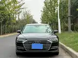 Фото 2 - Audi A8
