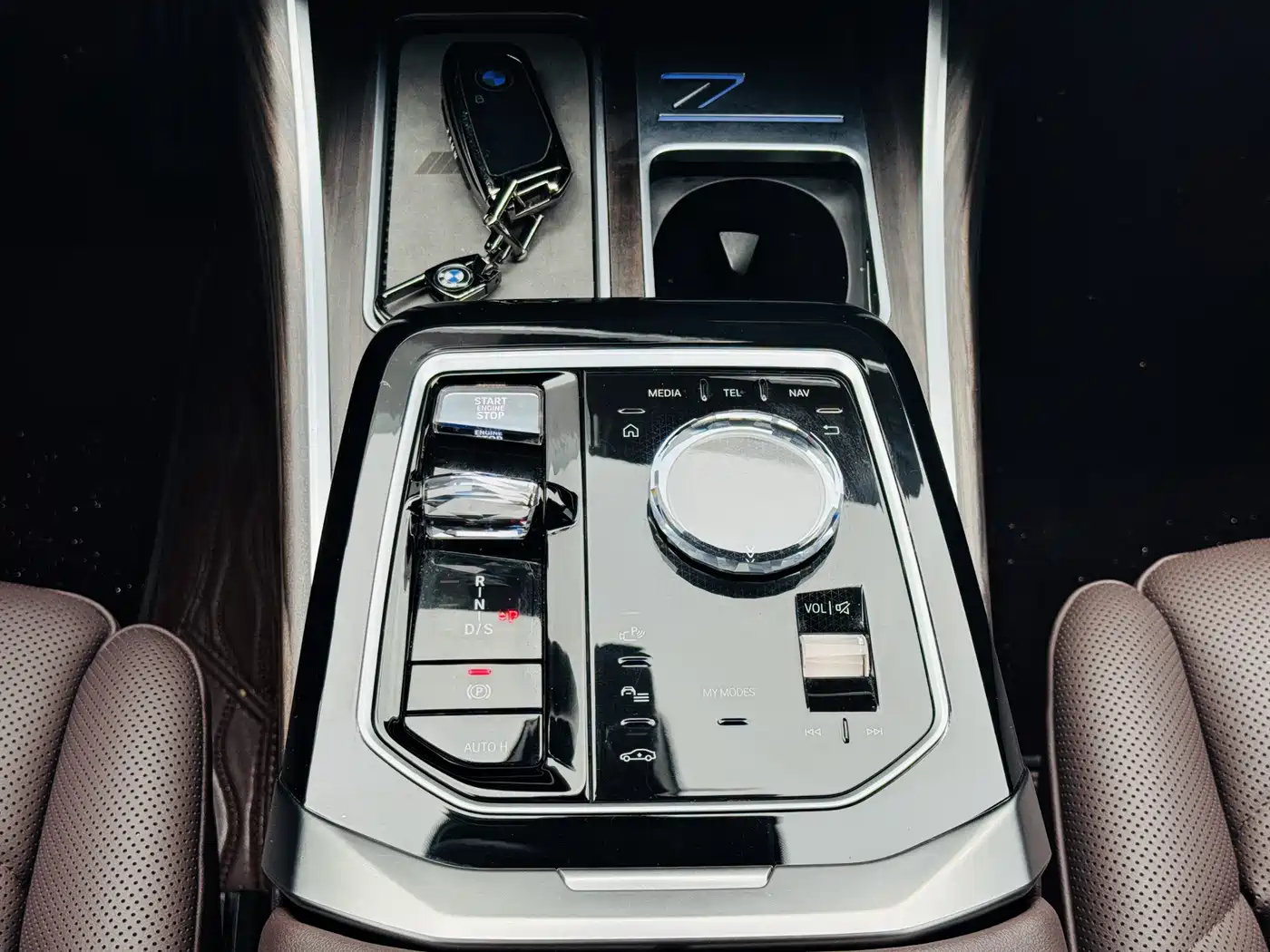 BMW 7 Series 2023 Model 740Li Leading M Sport Package фото 24