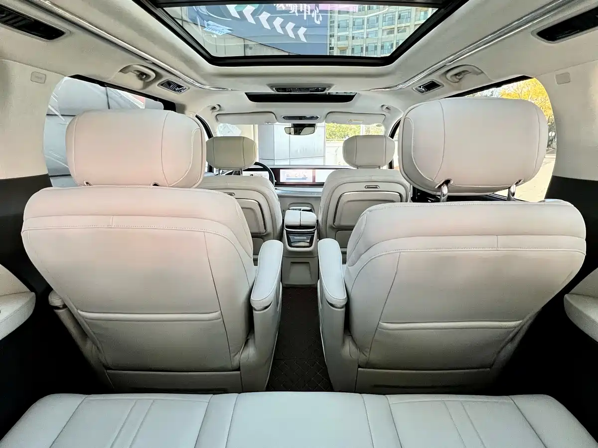 SAIC MAXUS EVERYONE 9