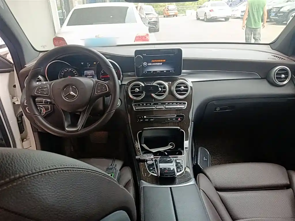 Mercedes-Benz GLC 2016 GLC 260 4MATIC Luxury фото 9