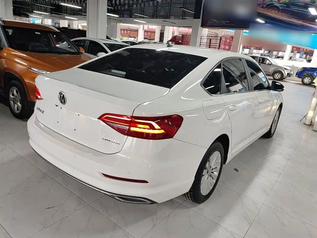 Volkswagen Lavida 2019 1.5L Automatic Comfort Edition China VI фото 7
