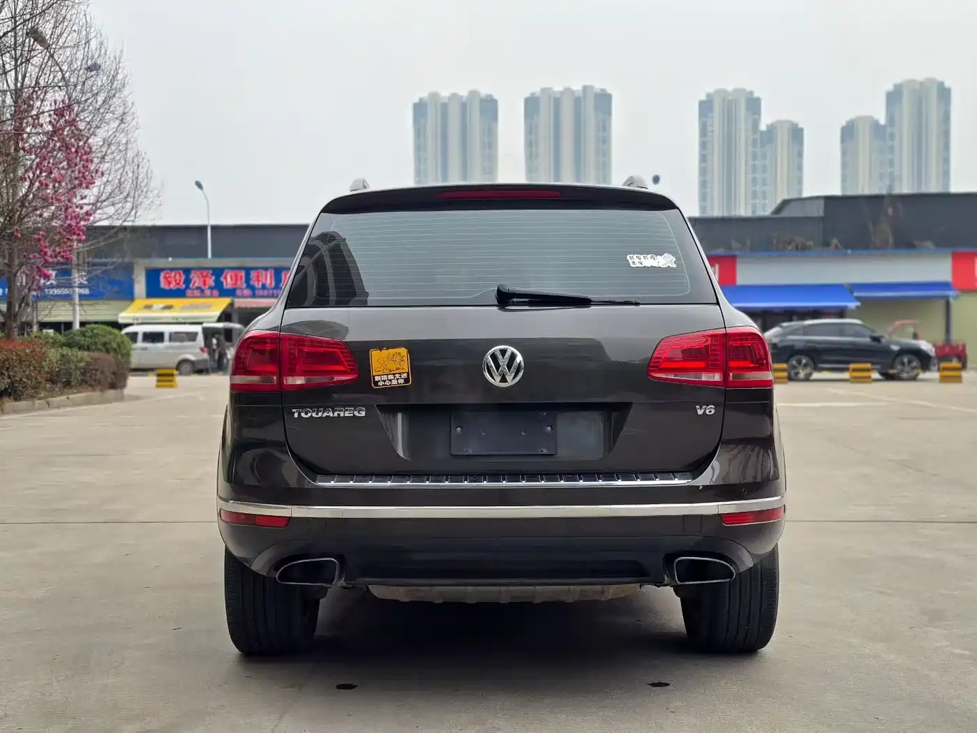 VOLKSWAGEN TOUAREG