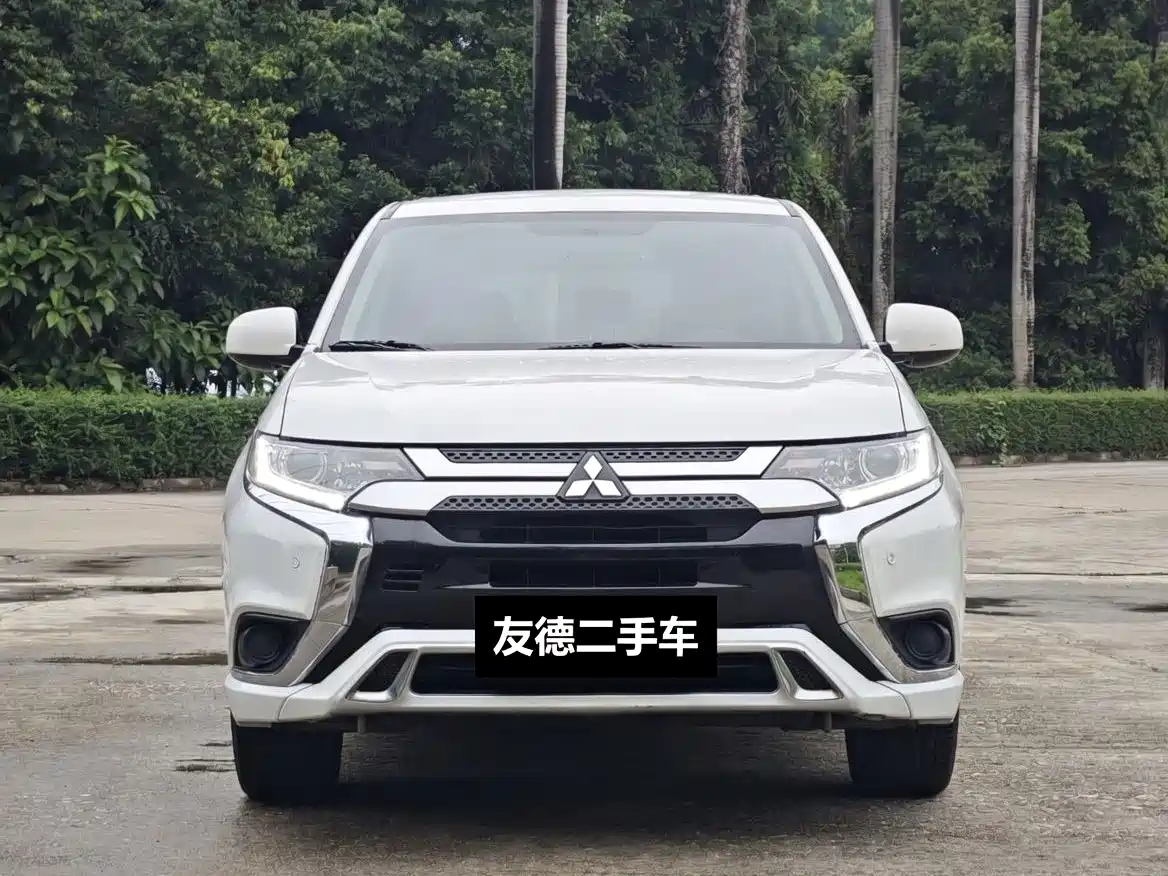 Mitsubishi Outlander 2021 2.0L FWD Comfort Edition 5-seater фото 2