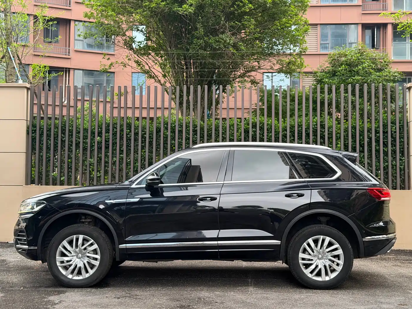Volkswagen Touareg 2019 2.0TSI Sharp Wing Edition China VI фото 7