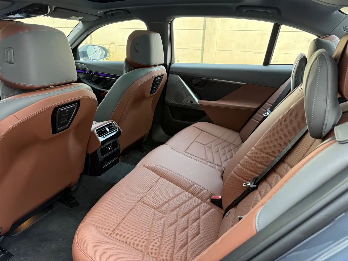 BMW i5 2024 eDrive 35L Premium Luxury Package фото 20