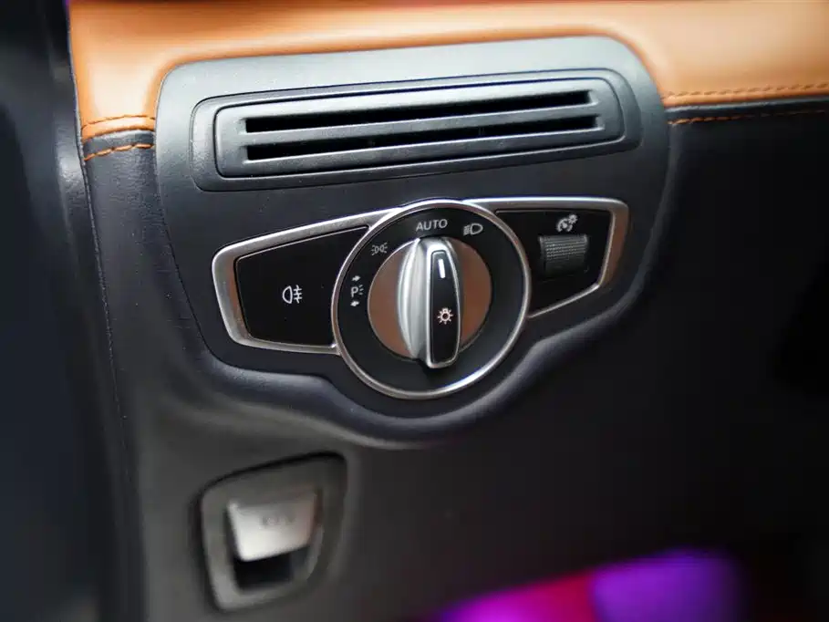 Mercedes-Benz V-Class 2021 V 260 Pilot Edition фото 18