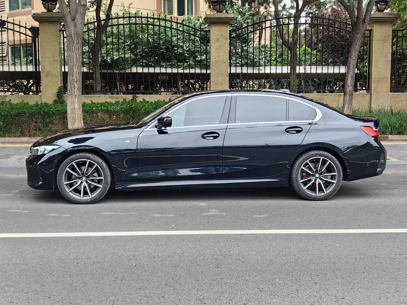 BMW 3 Series 2023 325Li M Sport Package фото 5