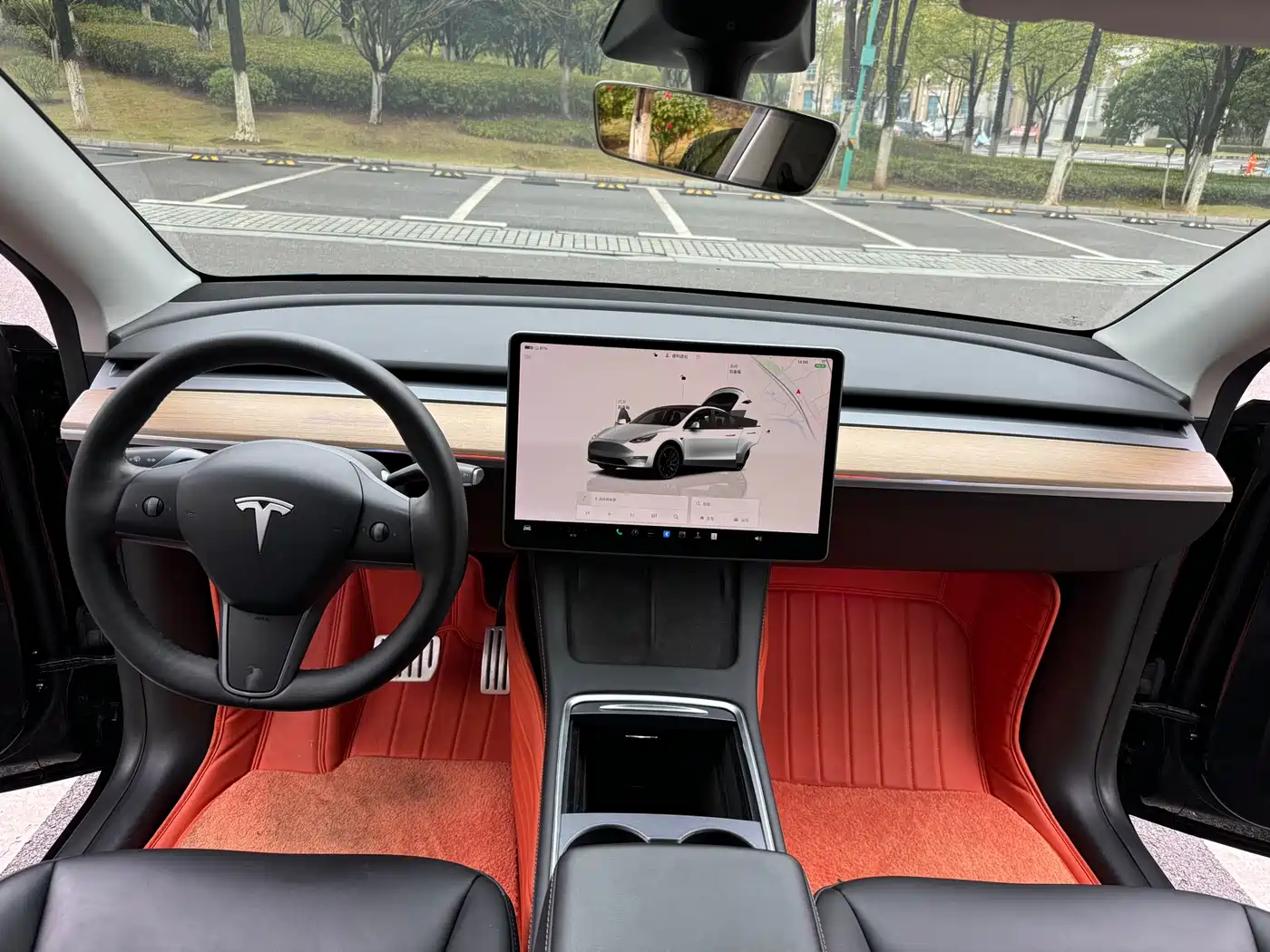 TESLA MODEL Y