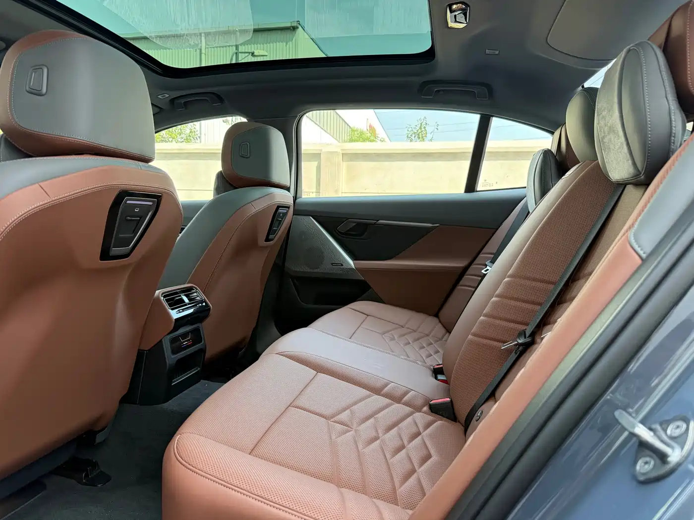 BMW i5 2024 eDrive 35L Premium Luxury Package фото 19