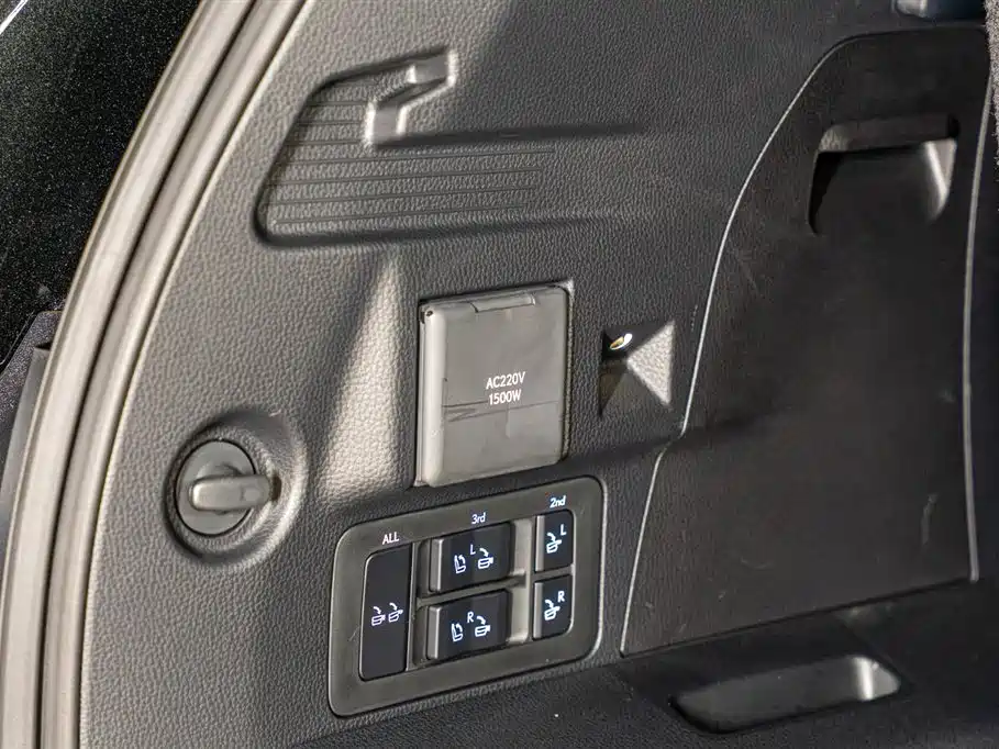 Lexus LX 2025 700h OVERTRAIL Frontier Edition фото 15
