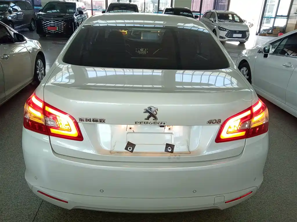 Peugeot 408 2014 1.8L Automatic Luxury Edition фото 6
