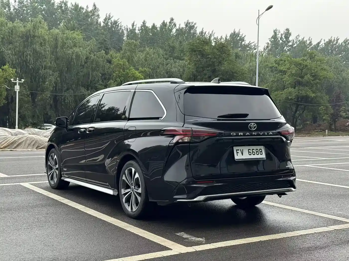 Toyota Granvia 2023 2.5L Hybrid Flagship VIP Edition фото 4