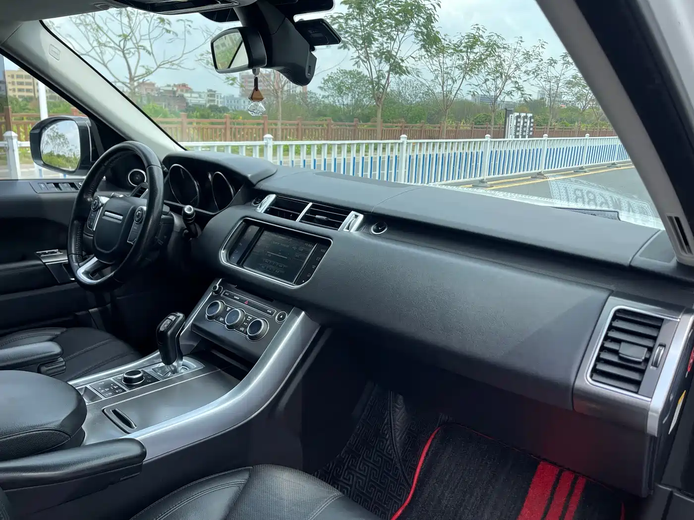 Land Rover Range Rover Sport 2017 3.0 SC V6 SE фото 7