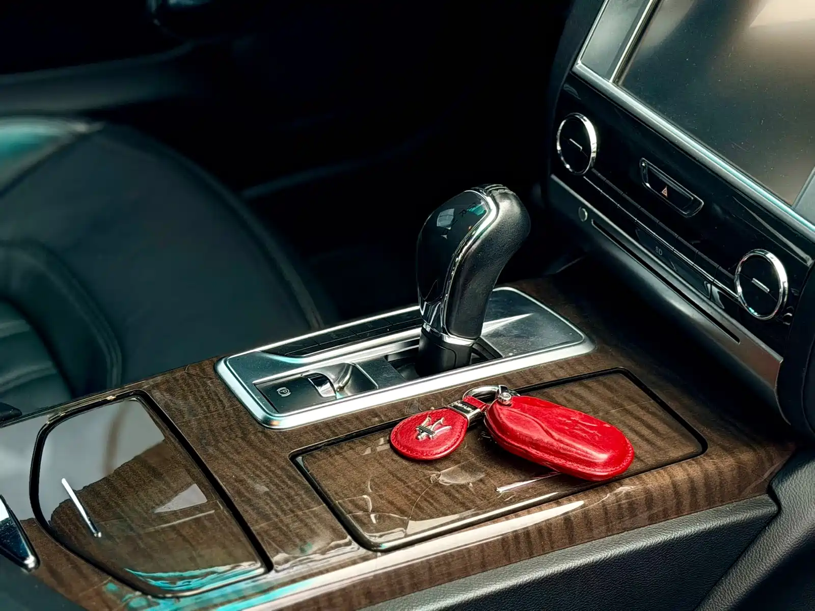 Photo 7 - Maserati Quattroporte