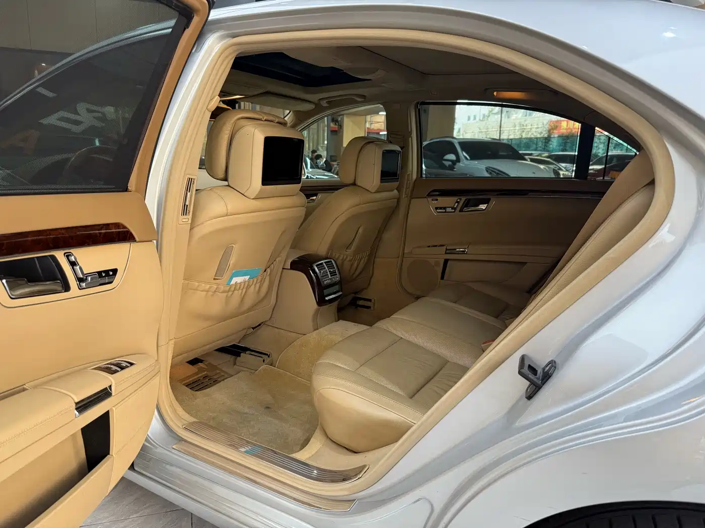 Mercedes-Benz S-Class 2010 S 350 L Luxury фото 19