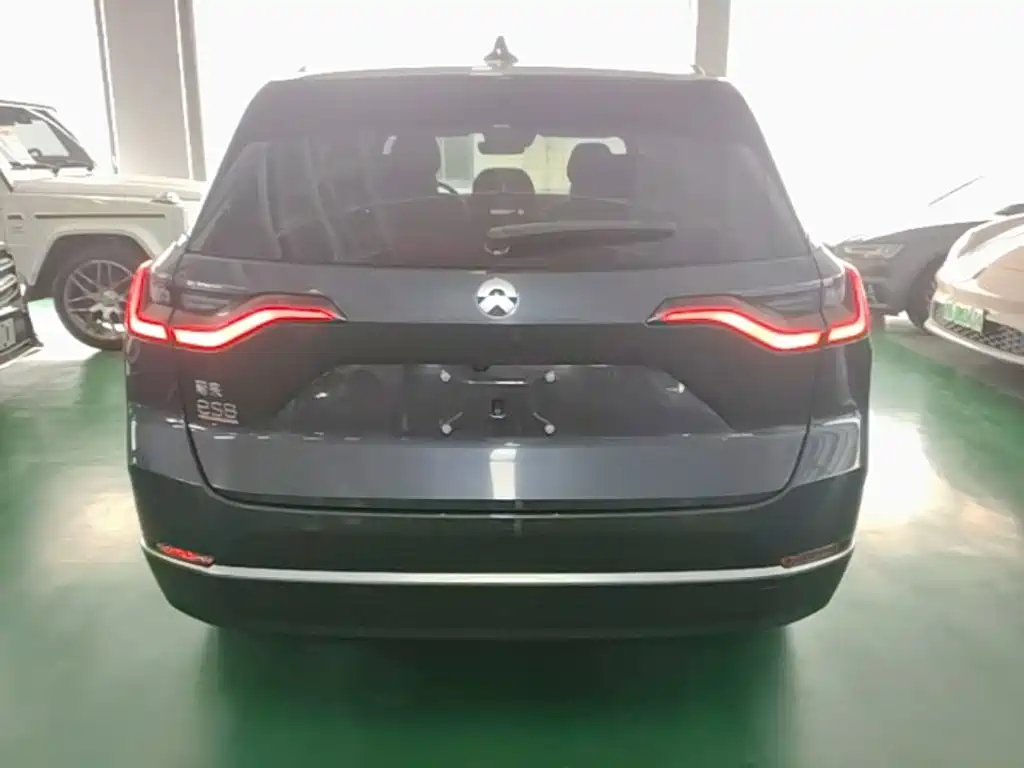Фото 6 - NIO ES8