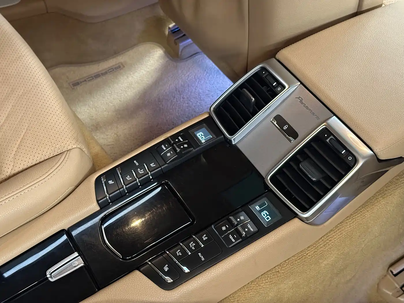 Porsche Panamera 2014 Panamera 4 3.0T фото 16