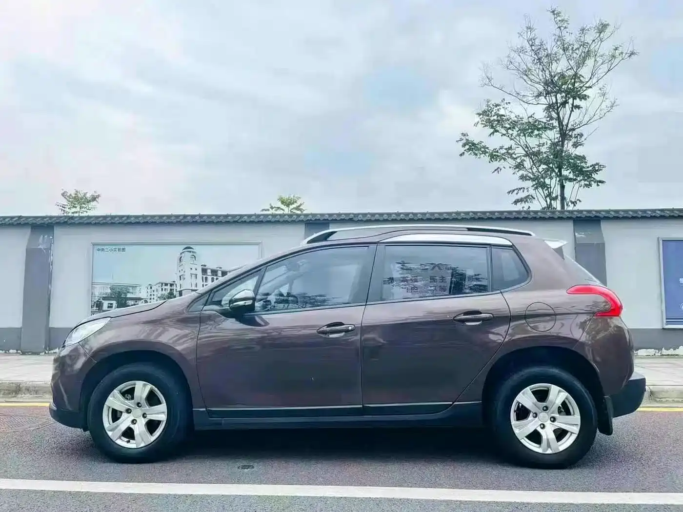 Peugeot 2008 2014 1.6L Automatic Trend Edition фото 8