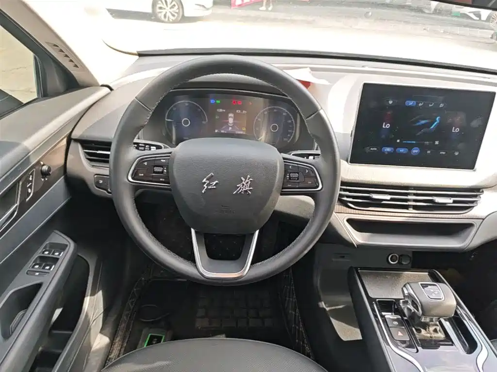 Hongqi E-QM5 2022 431km Charging Enjoyment Edition фото 11