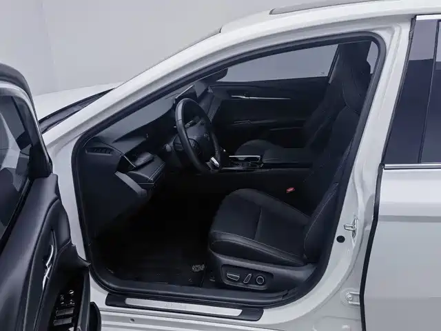 Toyota Camry 2025 2024 2.0GVP Luxury Edition