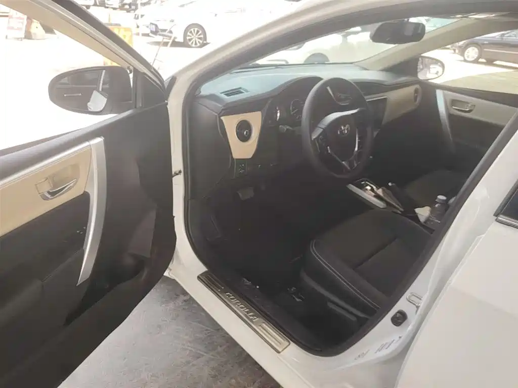 Toyota Corolla 2017 Facelift 1.2T S-CVT GL-i фото 16