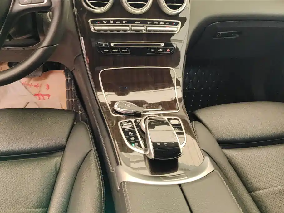 Mercedes-Benz GLC 2019 GLC 260 L 4MATIC Dynamic фото 16