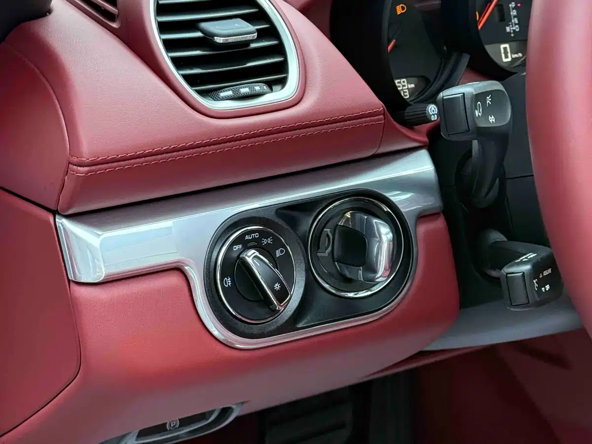 Porsche 718 2023 Boxster Style Edition 2.0T фото 13