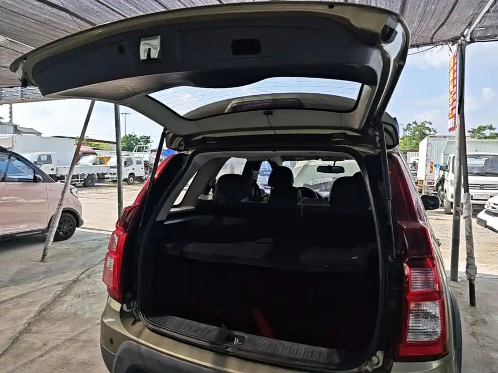 Dongfeng Fengxing Joyear XV 2016 2016 1.6L CVT Comfort