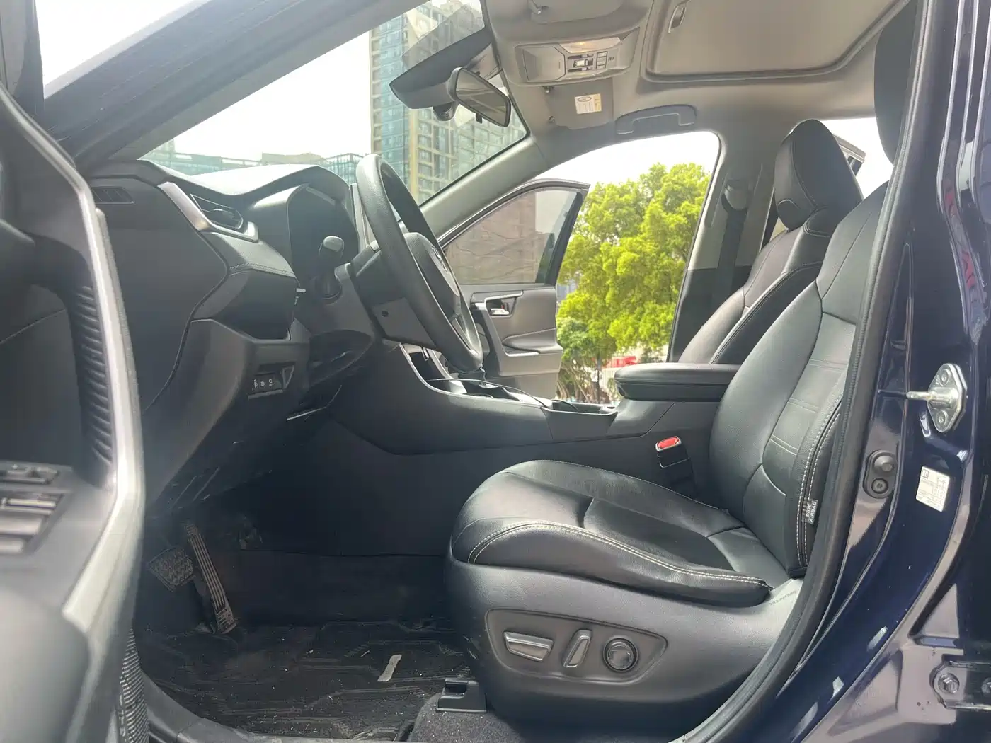 Toyota RAV4 Rongfang 2022 2.0L CVT 2WD Trend Edition фото 6