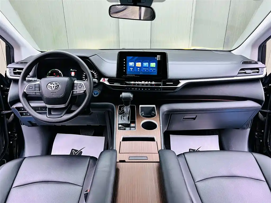 Toyota Sienna 2021 2.5L Hybrid Comfort Edition фото 9