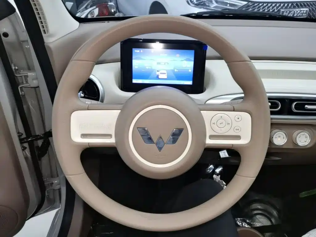 Wuling Motors Hongguang MINIEV 2025 4-Door Advanced 11