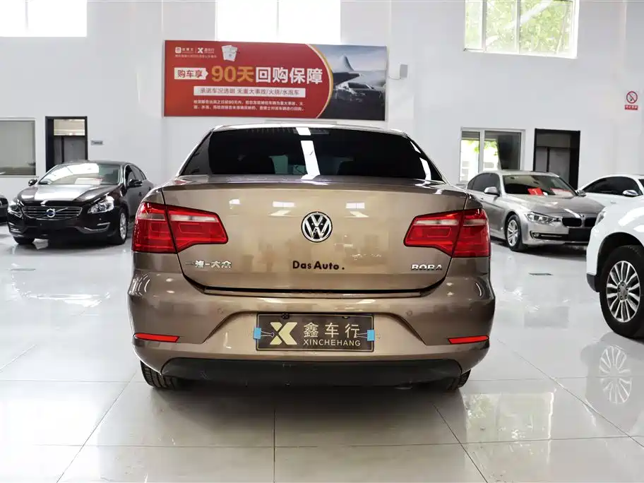 Volkswagen Bora 2014 1.6L Automatic Comfort Edition фото 8