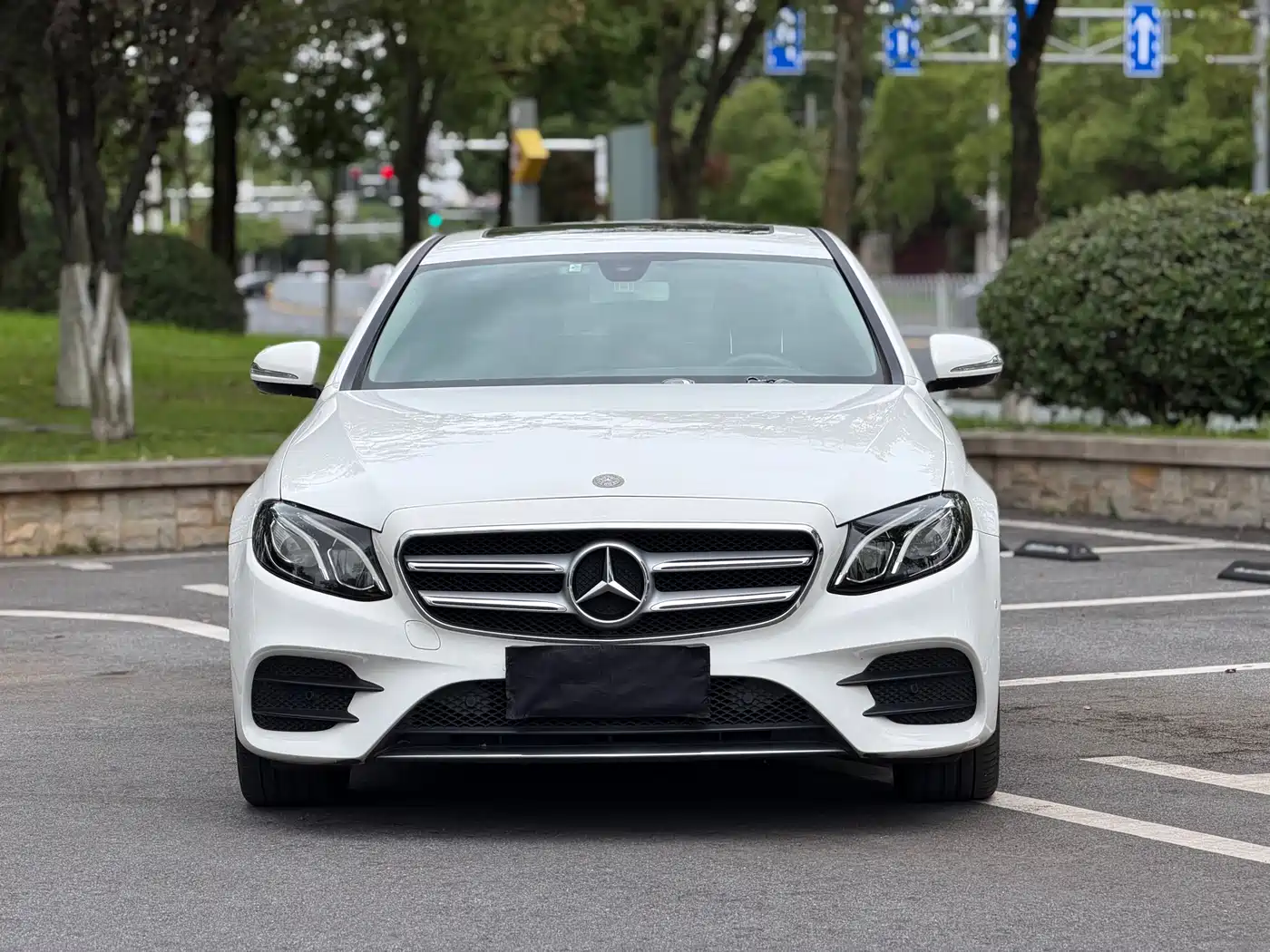 Mercedes-Benz E-Class 2018 E 300 L Sport Fashion фото 3