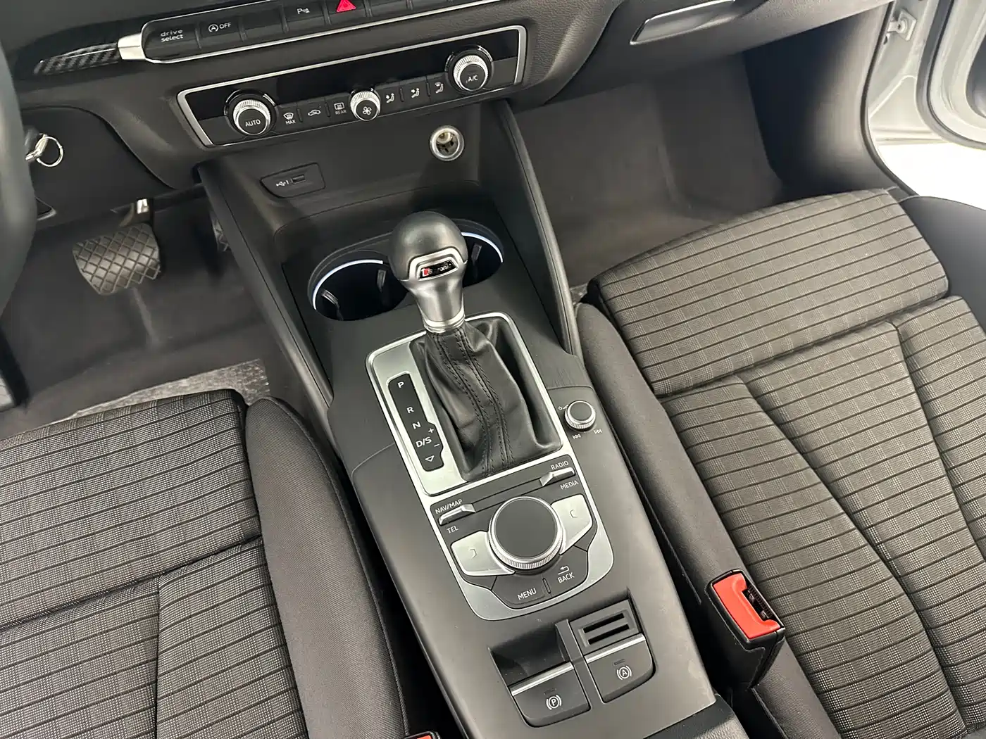 Audi A3 2018 30th Anniversary Limousine 35 TFSI Sport фото 19
