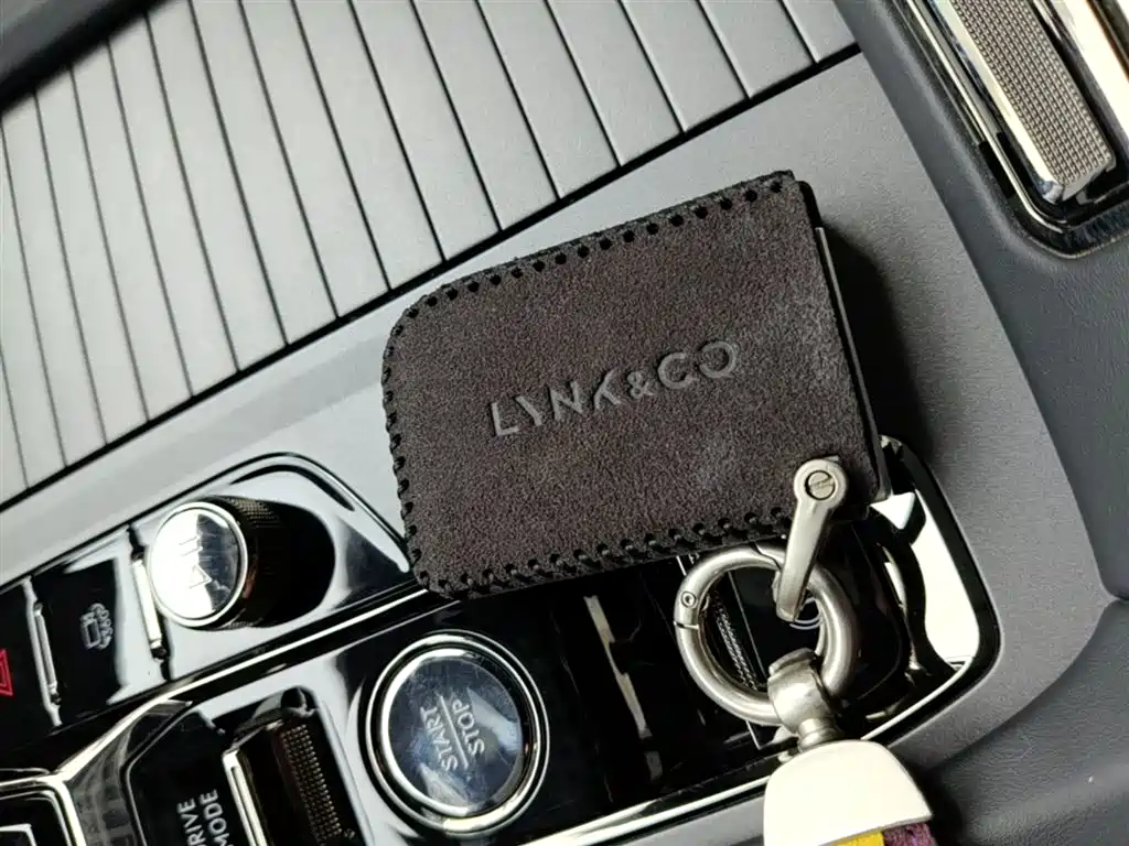 Lynk & Co 09 EM-P 2021 2.0T PHEV Halo 6-seater фото 9