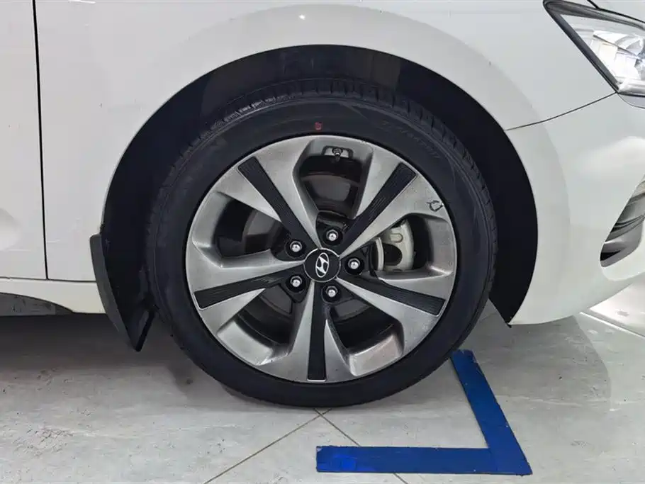 Hyundai Fista 2019 280TGDi Sport Edition China VI фото 6