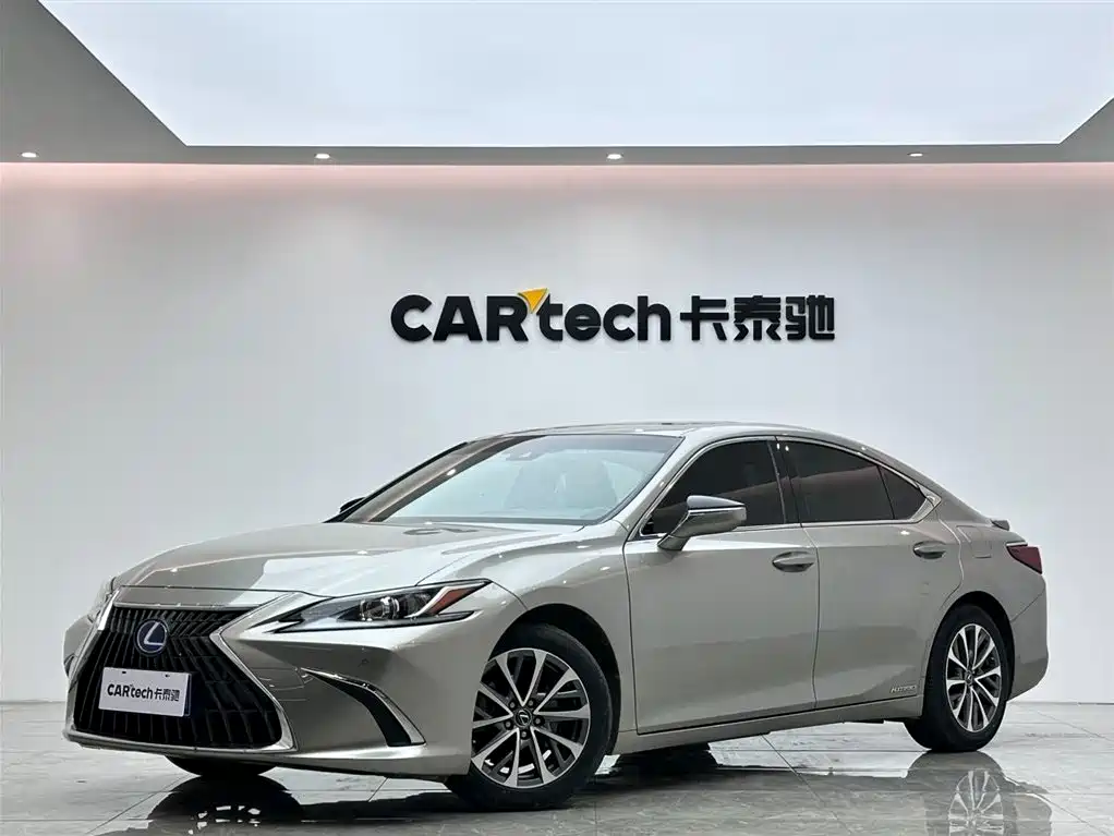 Lexus ES 2021 300h Excellence Edition