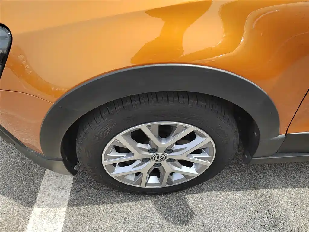 Volkswagen Polo 2016 1.6L Cross Polo Automatic фото 23
