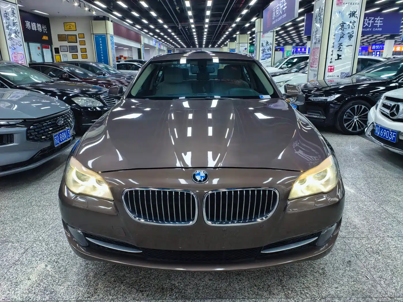 BMW 5 Series 2013 525Li Excellence Edition фото 2